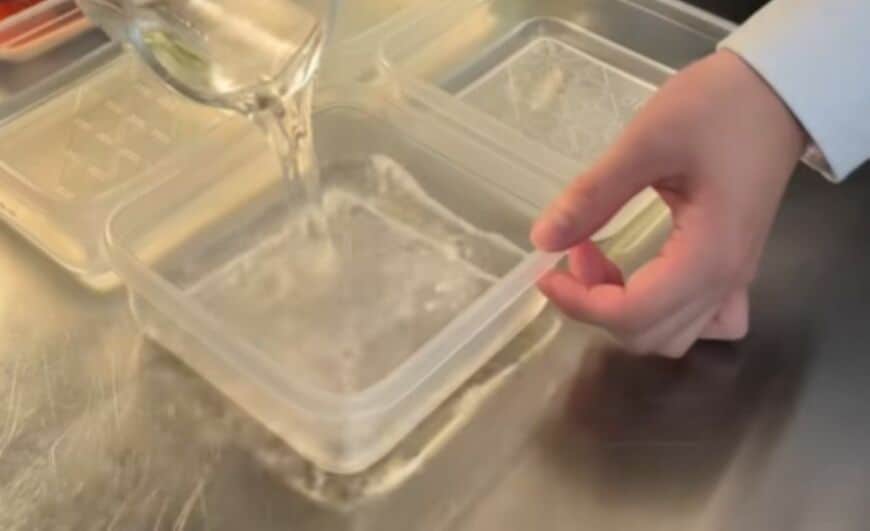 「賢い節約」【遠距離彼女に会うために】彼氏が作る冷凍節約弁当はレンチンですぐ食べられるトマトパスタ！