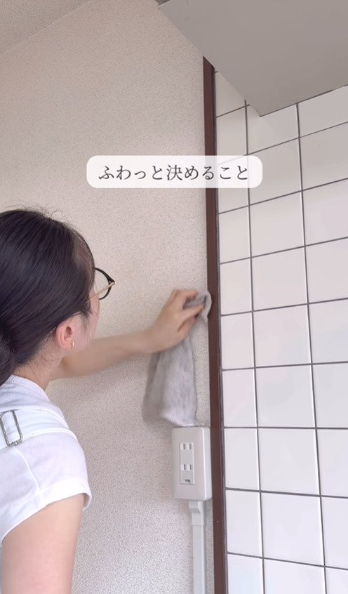【築35年アパートDIY】木製建具を白塗りしてキッチンを明るく大変身！
