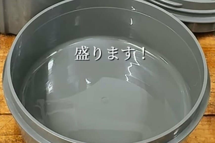 【やりますね】牛肉たっぷりの「50代大工の現場弁当」　にんにく香るスタミナ飯のギルティな盛り付けに反響