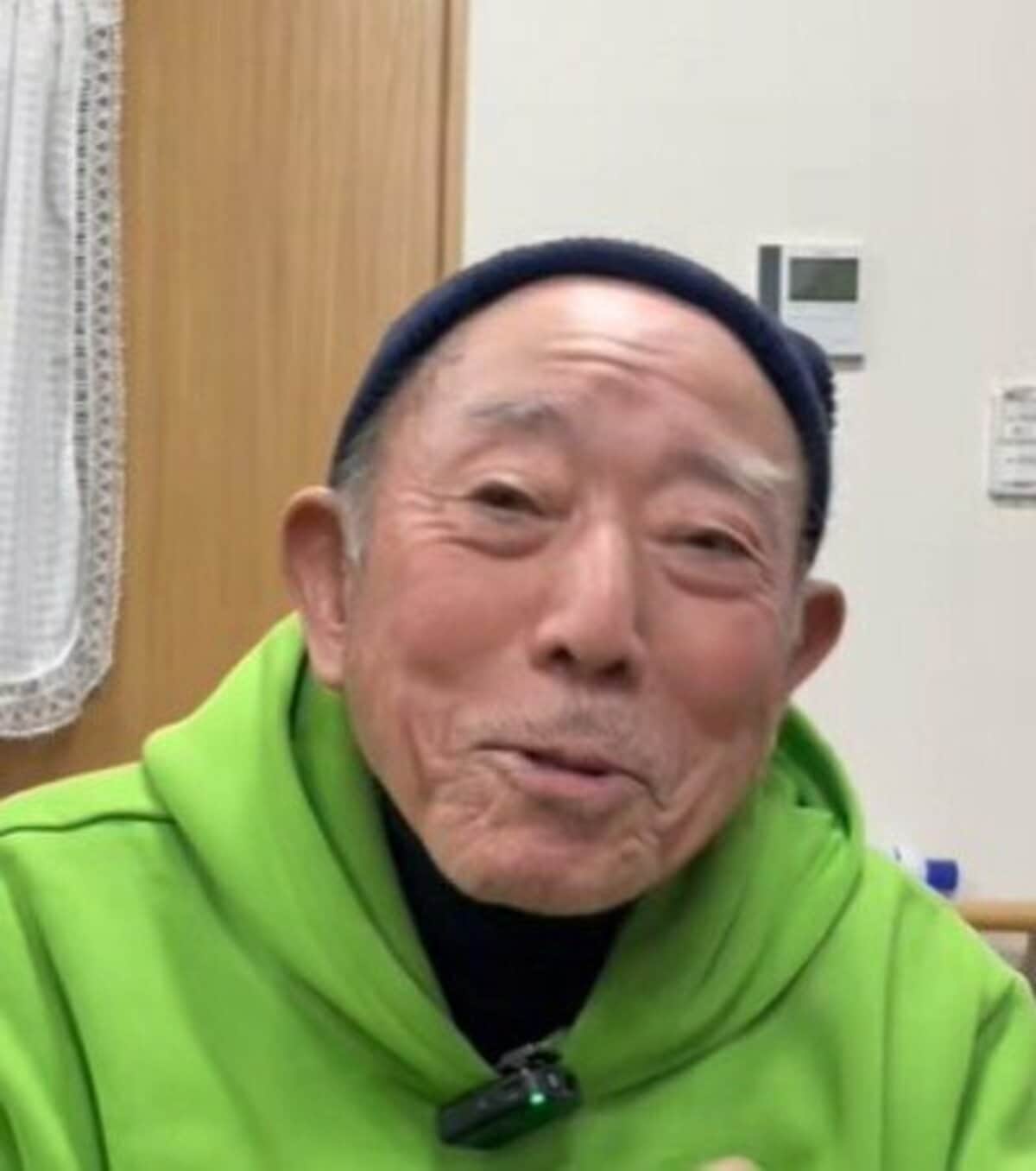 88歳おじいちゃん】介護施設で「抹茶」を挽くリアクションが「かわい