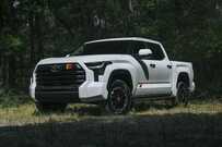 【トヨタ】米国生産車「タンドラ」「ハイランダー」が日本上陸、新制度活用で逆輸入　規格外のサイズと価格に驚きの声「駐車のハードルはかなり高そう」