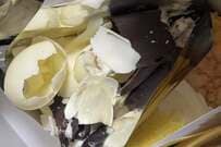 HARBS限定ケーキの箱を開けたら大惨事？　衝撃ビジュアルに「クレーム案件かと」