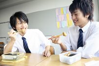 いよいよ我が子も高校生「スマホ」「お弁当」どうしてる？高校生を持つママに聞いてみた！