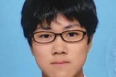 【中1から20歳まで】男性の写真に注目集まる　ビフォーアフターに「何があったのか言ってごらん」「めっちゃメロい進化」