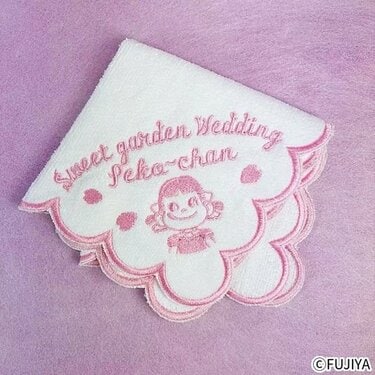 ドレス姿のペコちゃんに悶絶」不二家の新作ギフトが可愛すぎ！桜色の