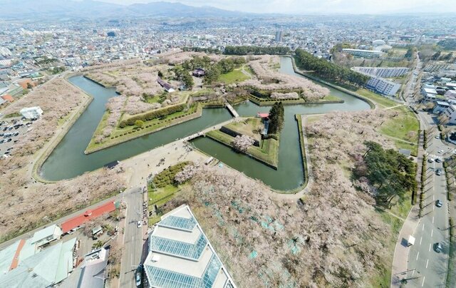 北海道・函館で目撃した「見張り台」のような謎の塔　不思議なデザインとその正体に「まだ現存してたのか」
