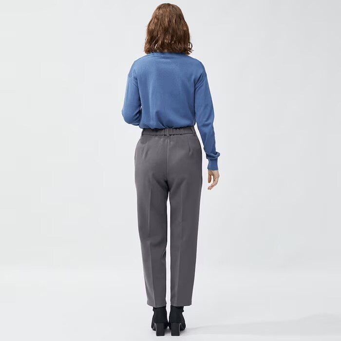 足元をすっきりと見せるシルエットでもあるため、靴を主役にしたコーデにもぴったり