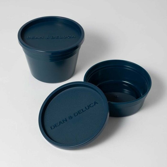 Sサイズ（容量約350ml）とMサイズ（容量約570ml）の2種類がセット