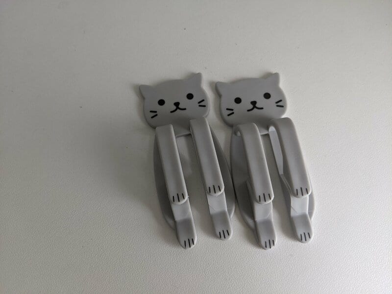 セリア「ねこ型ごみ袋ストッパー2個組」 筆者撮影写真