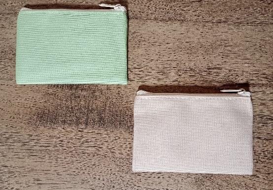 筆者撮影（セリア、コインケースシマエナガ柄）