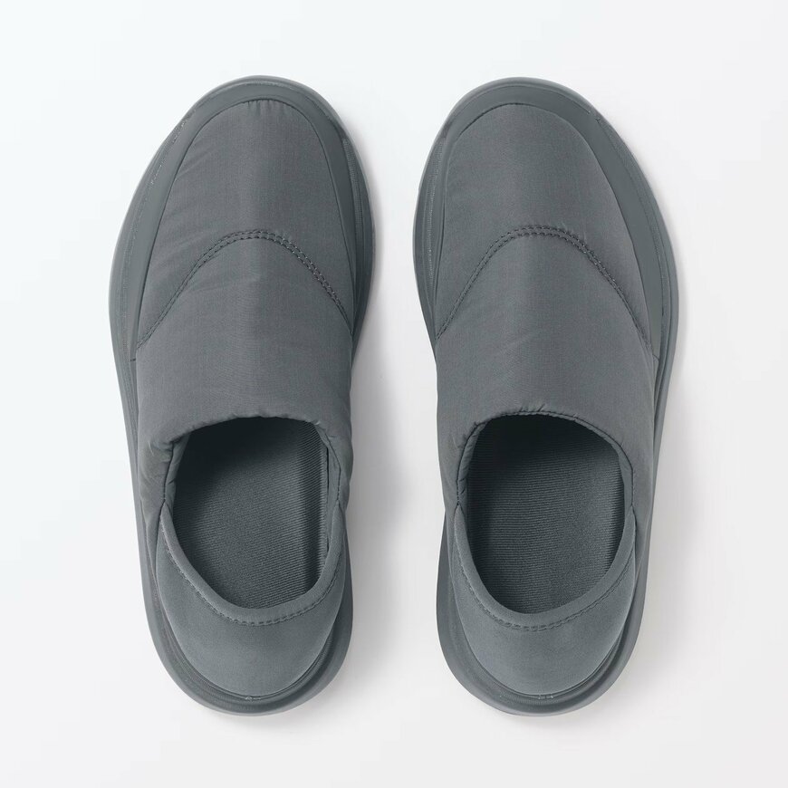 出所：無印良品公式　かかとが踏める 撥水中わた入りスリッポン