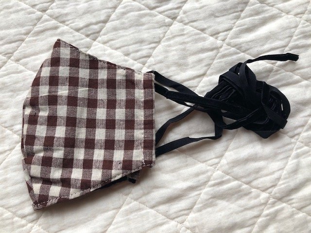 『抗菌　洗えてくり返し使える　マスク』開封（筆者撮影）