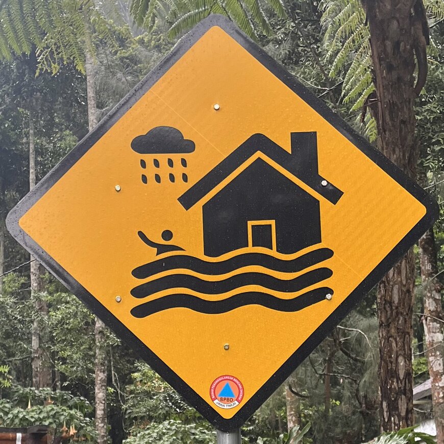 インドネシアで撮影された標識