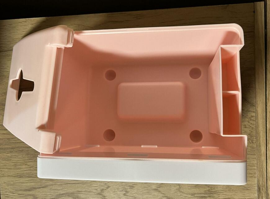 ダイソー、テレビ型スマホスタンド(ティッシュボックス、ペン立て付)画像