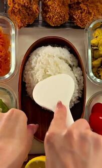 【ヒレカツ弁当】女子高校生のお弁当に、衣の立ったヒレカツが2枚！彩り副菜もぎっしり詰まった一箱
