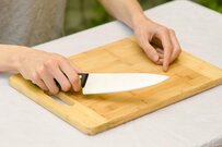 急遽貰った「イワシ」　在宅勤務の「昼休憩」で見事に捌いた夫に驚き