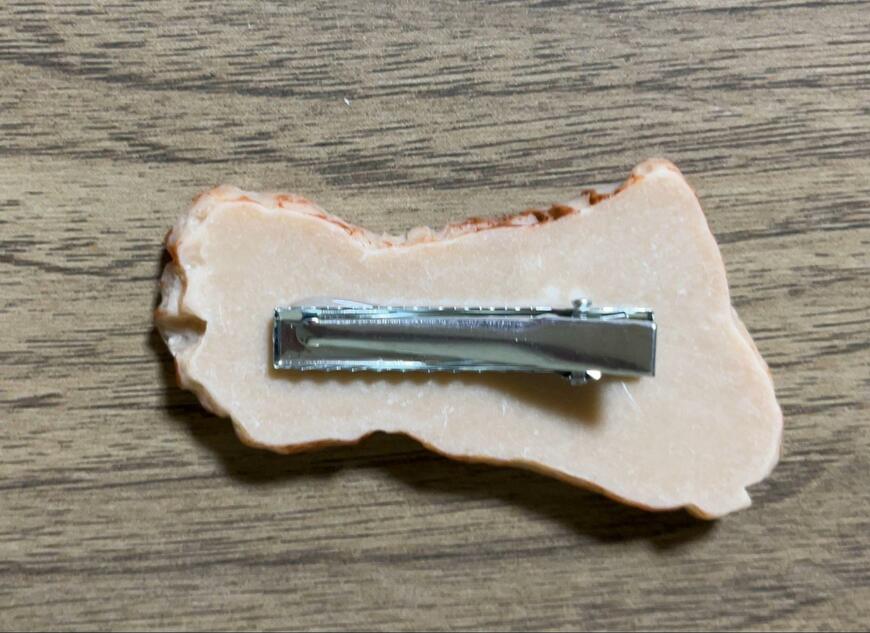 筆者撮影（セリア、ヘアクリップ 骨付カルビ）