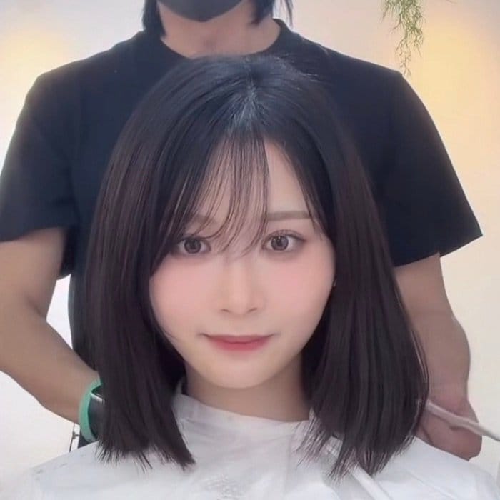 「イメチェンします！」女性が肩まで伸びた髪をばっさりカット！“美人ショート”に視線集中