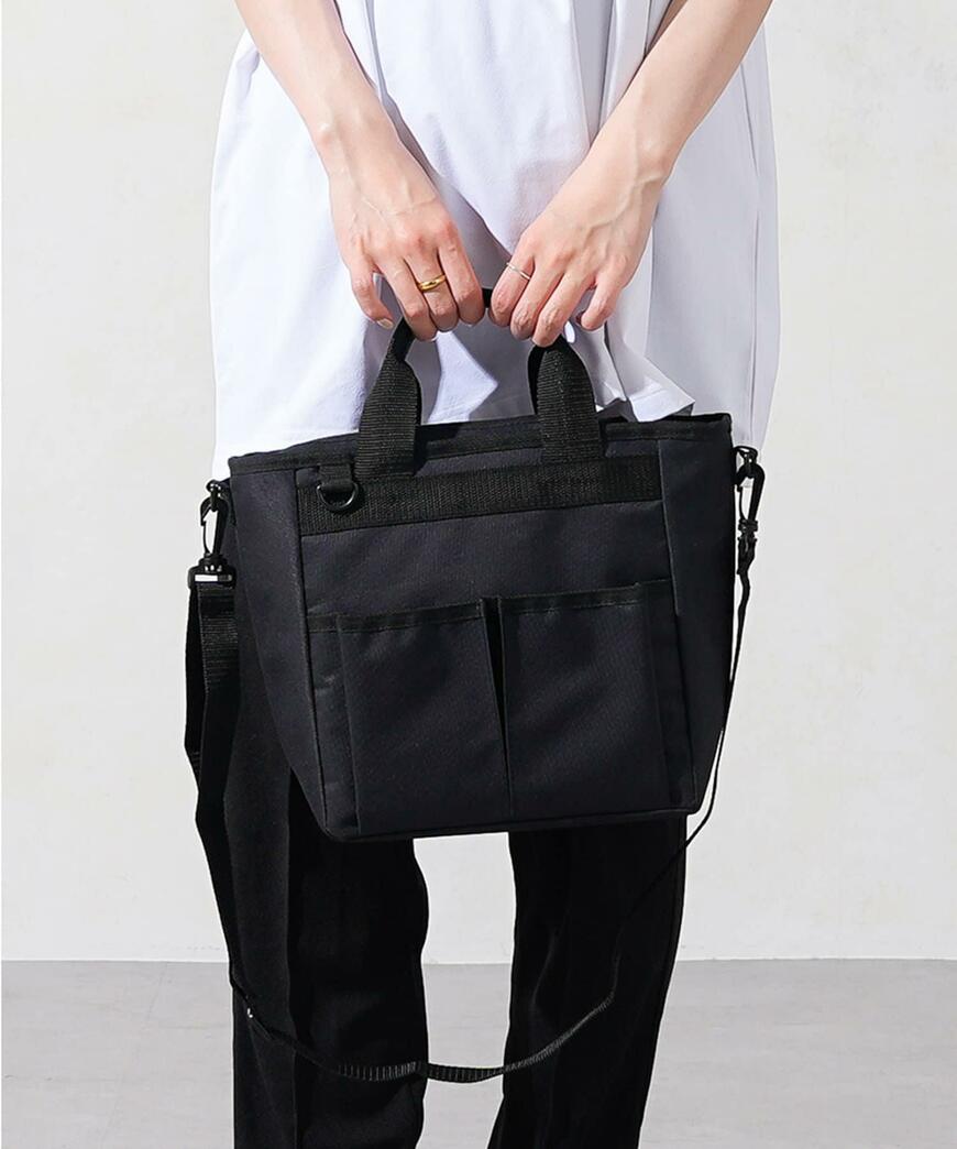 出所：パルグループ公式ファッション通販サイト 3COINS 保冷ショルダートートバッグ