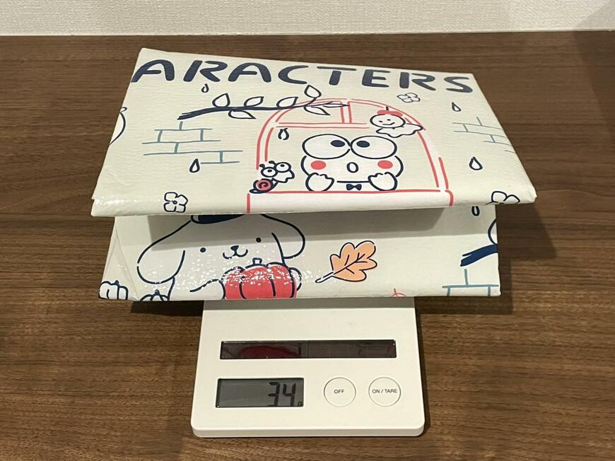 キャンドゥとサンリオのコラボ「レジャーシート」