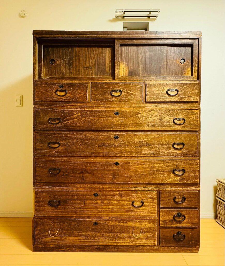 100年もの年季が入った箪笥