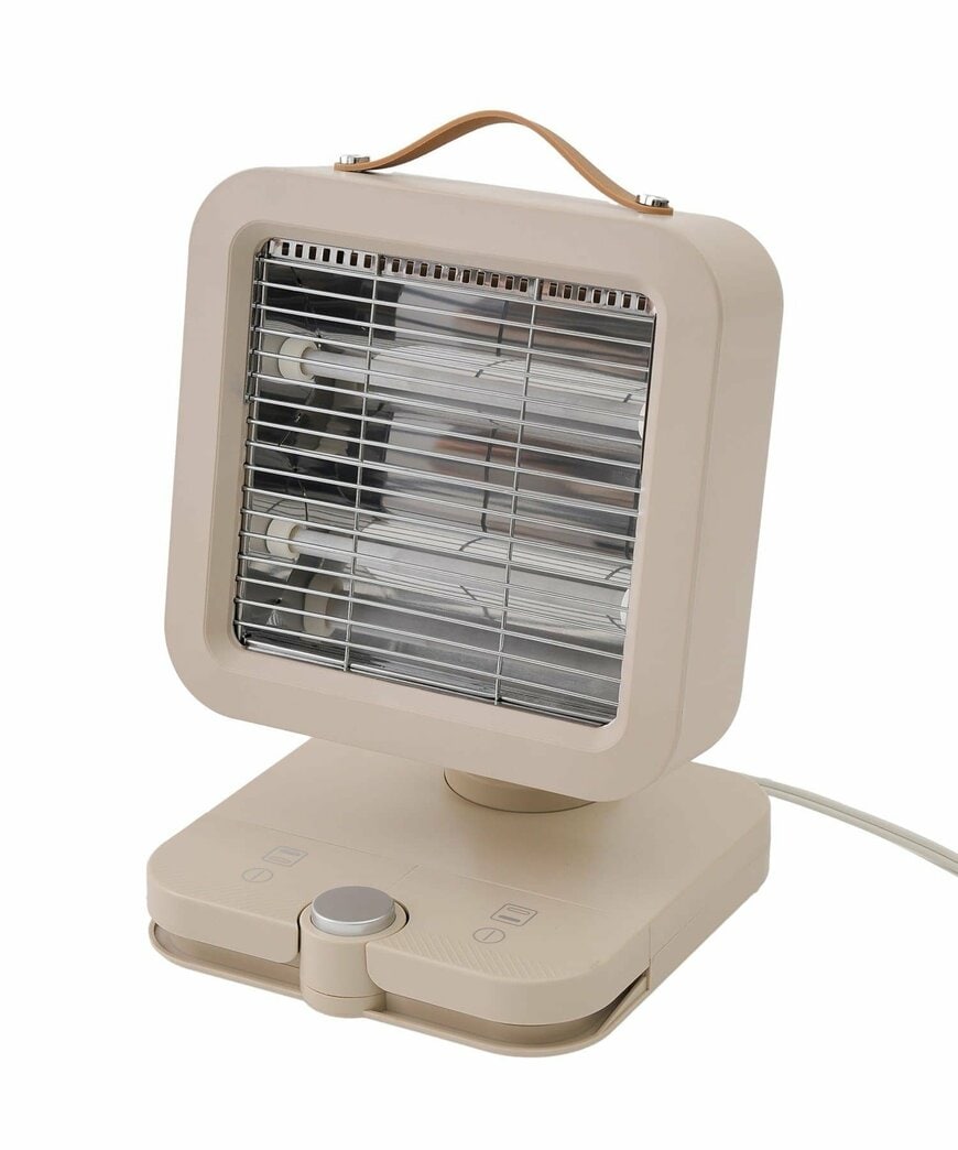 出所：3COINS公式　足踏みスイッチヒーター