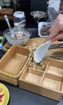 【見た目も豪華なかしわ飯弁当】重箱に詰まった彩り豊かなお弁当が話題