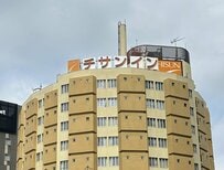 ホテルの館内はまるでミステリー作品の世界　不思議なレイアウトや螺旋階段に「脳がバグりそう」