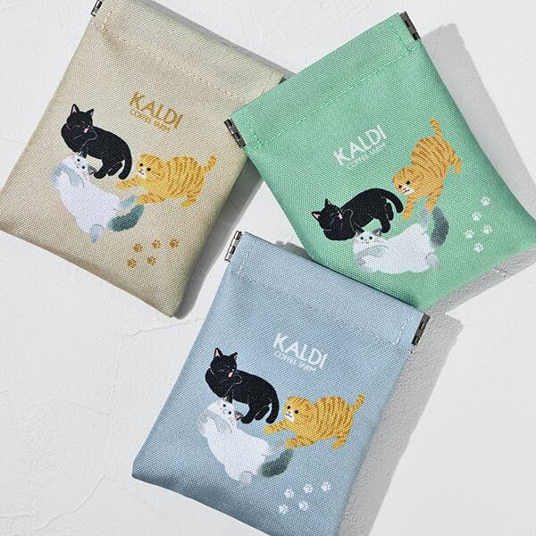 いずれかおひとつお届け。ポーチのカラーは全部で3色