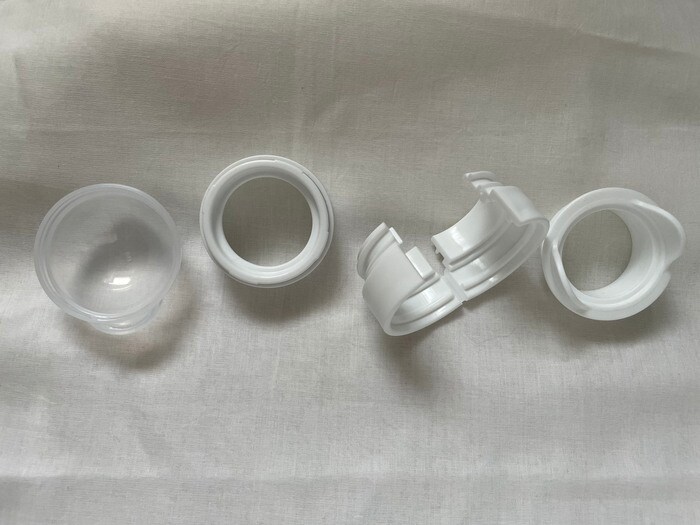 「袋キャップ(計量カップ付)」は4つのパーツに分かれています