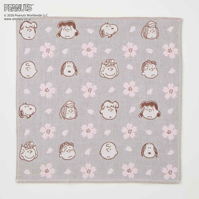 画像だとわかりにくいですが、ウスクロの方が少し濃い色合いになっています