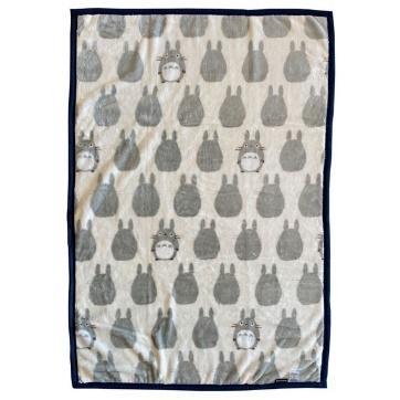 出所：ニトリ公式通販ニトリネット ハーフ毛布トトロ　オオトトロシルエット