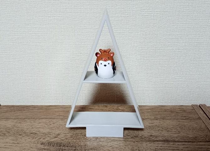 出所：筆者撮影（セリア、ツリー型シェルフ）