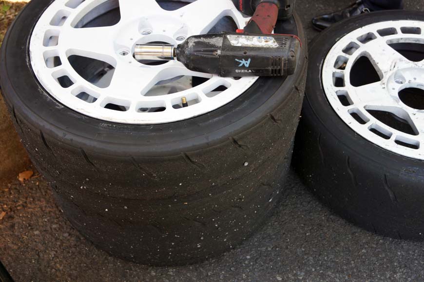 モータースポーツ用タイヤ「PROXES R888R」ケン・ブロック仕様が、わずか2回の走行で交換に