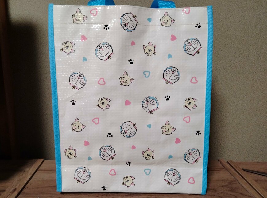 筆者撮影（ダイソー、トートバッグ（タテ型） D/R ラブラブ）