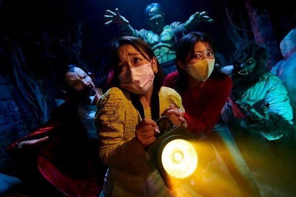 出所：合同会社ユー・エス・ジェイ「『ハロウィーン・ホラー・ナイト』3年ぶりに完全復活！パーク史上最多種※のゾンビが大量出没する『ストリート・ゾンビ』、ドラキュラや狼男、伝説のモンスターから逃げ惑う新ホラー・メイズ」