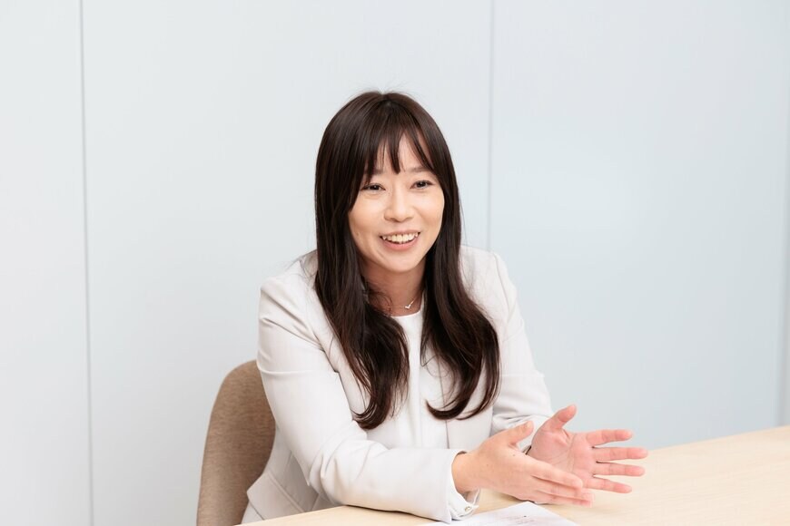 子どもの送迎時の仕事は心理的なストレスとの戦いだと語る宮野編集長