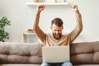 『年末ジャンボ』発売開始！「宝くじ」を買ったことがある人、もっとも多い年代は？