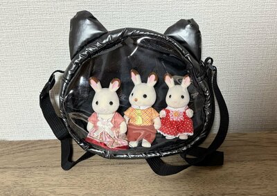 ダイソー、猫耳付窓開きショルダーバッグ（丸型）商品画像