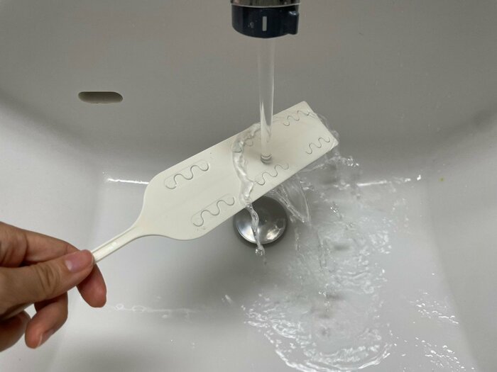 本体が汚れても、水で洗い流すことができるので清潔さを保てます