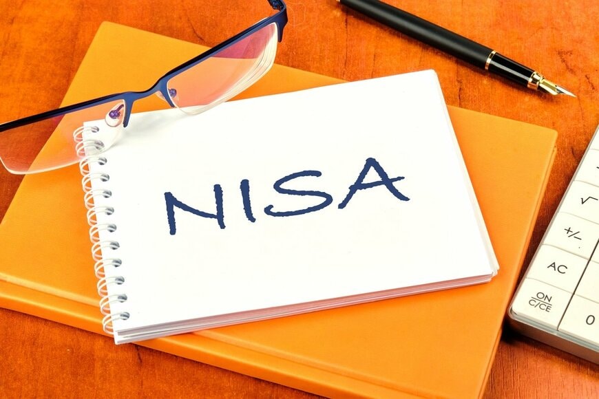 NISA「つみたて投資枠」月々いくら積み立てるのが正解？積立額の決め方と「NISA貧乏」を防ぐポイントを解説！《月10万vs3万のシミュレーション》
