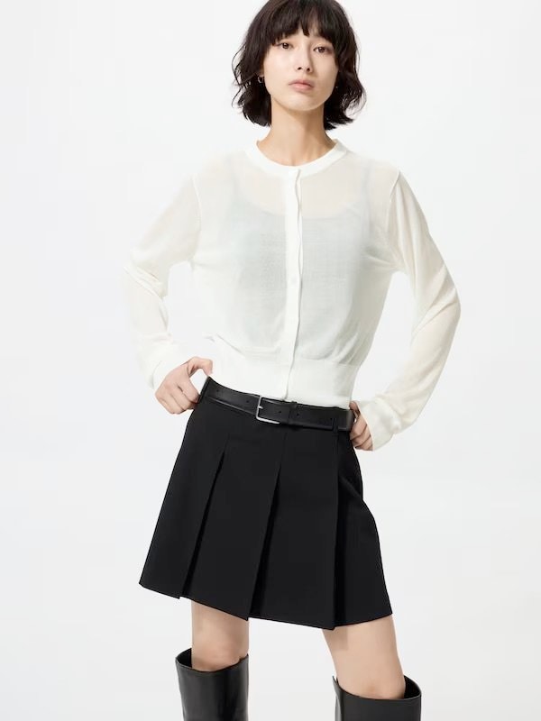 出所：ユニクロ公式　シアークルーネックショートカーディガン01 OFF WHITE