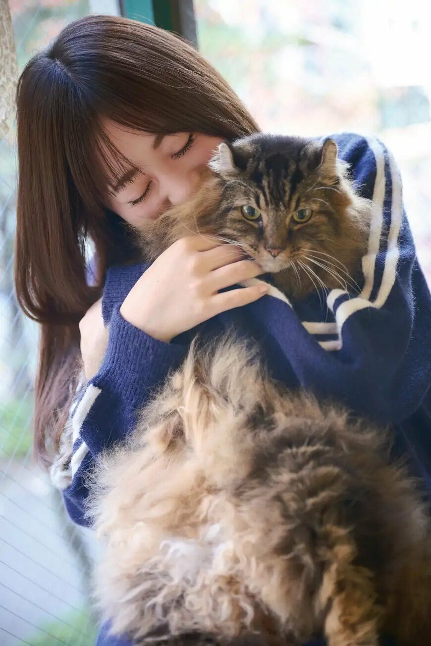 出所：株式会社KADOKAWA「古園井寧々が誕生日の2025年3月3日に初のスタイル・ブック発売決定。昭和アイドルなりきり先行カット公開」