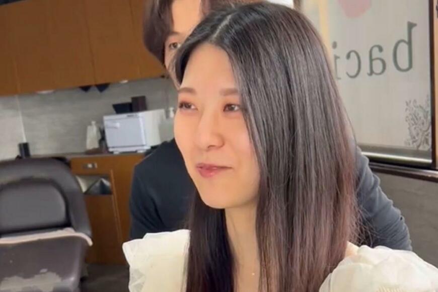 「海外の美容室は行きにくい…」留学前にカットを決意したロングヘアの女性　期待以上の仕上がりに笑顔が止まらない！