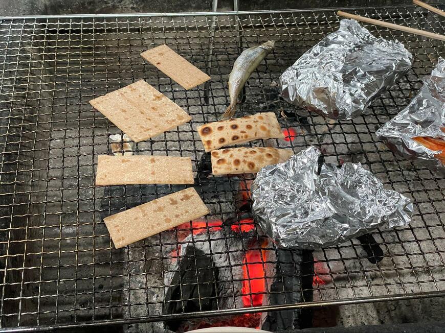 八ツ橋を焼いている様子