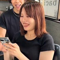 縮毛矯正した髪→「柔らかく丸みのあるスタイル」希望の女性がプロの手で…「ふんわりショートボブ」に大変身！