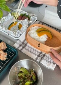 揚げたてのからあげがたっぷり入ったお弁当が美味しそう！旦那さんにおくる愛情弁当が話題