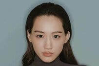 40歳 綾瀬はるか 引き締まった美ボディ際立つニット姿に衝撃「さすがの美しさ」