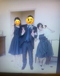 結婚式で撮影された「兄妹の写真」 コスプレイヤーのようなポーズを決めた「兄の行動」が最高だった