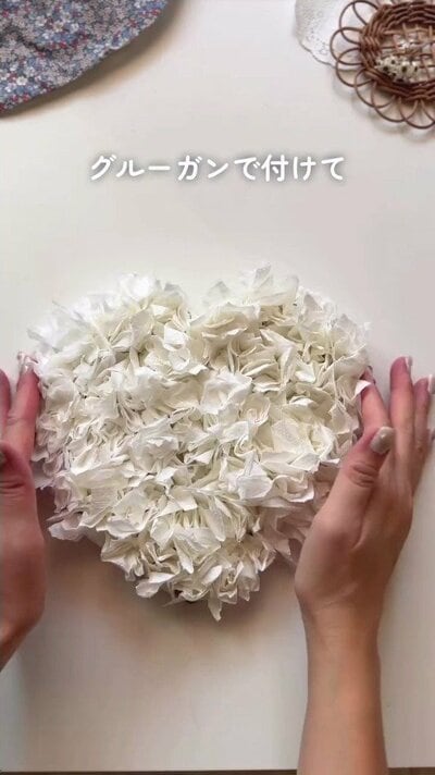 グルーガンで隙間なく貼り詰める